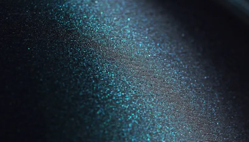 Color-shifting effect, with prints showing different colors from the same angle
