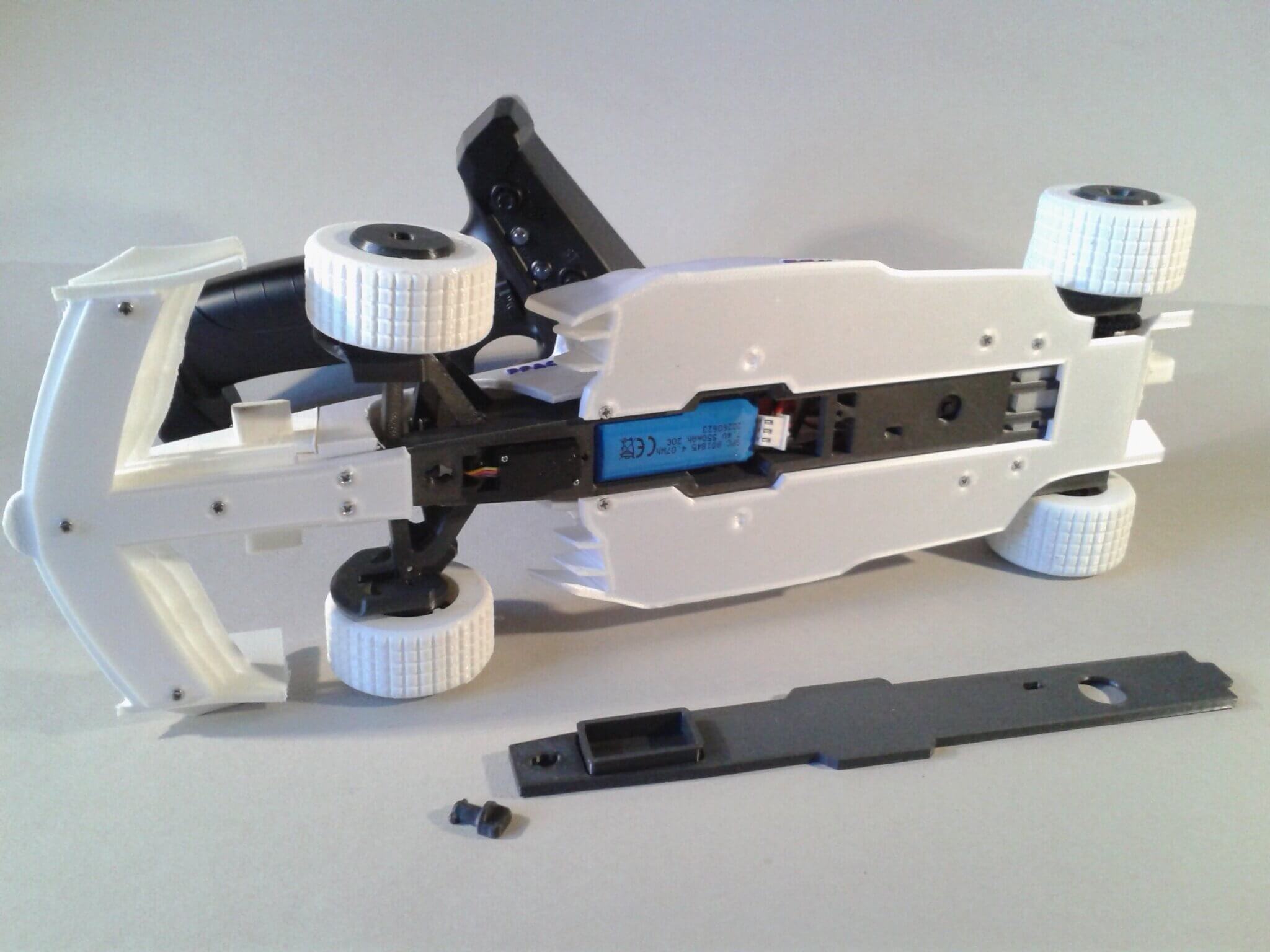 My assembly of the "MAKEROAD F1" model I printed, using the "MAKEROAD RC Car Electronics Kit" I received - image 8