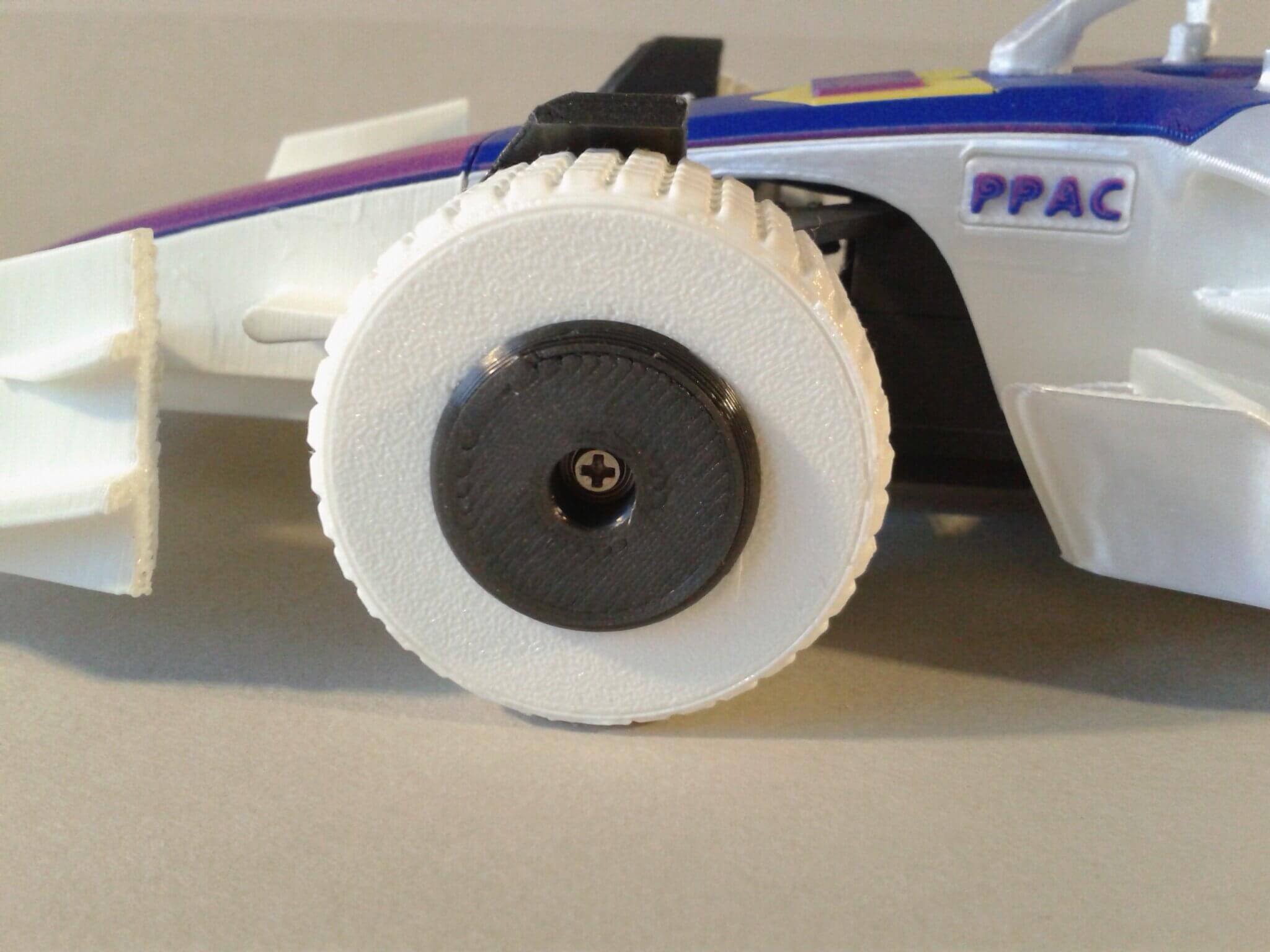 My assembly of the "MAKEROAD F1" model I printed, using the "MAKEROAD RC Car Electronics Kit" I received - image 4